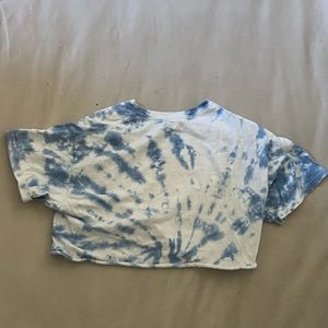 GILDAN, blue and white tie dye, cropped shirt, Medium
